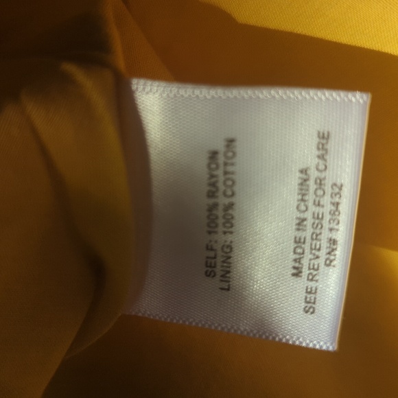 Butter yellow dress - Picture 8 of 9